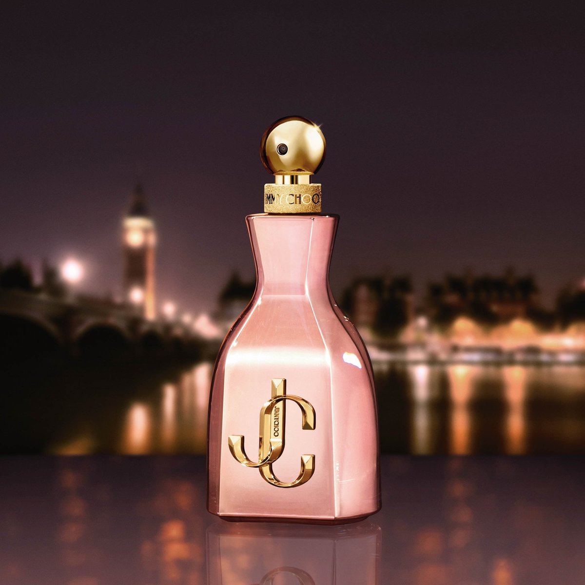 ジミー チュウ」がブランドのDNAを表現した新フレグランス発売