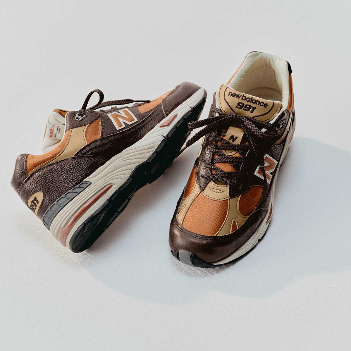 ニューバランス、植物由来タンニンレザーを使用した「Made in UK 991v1
