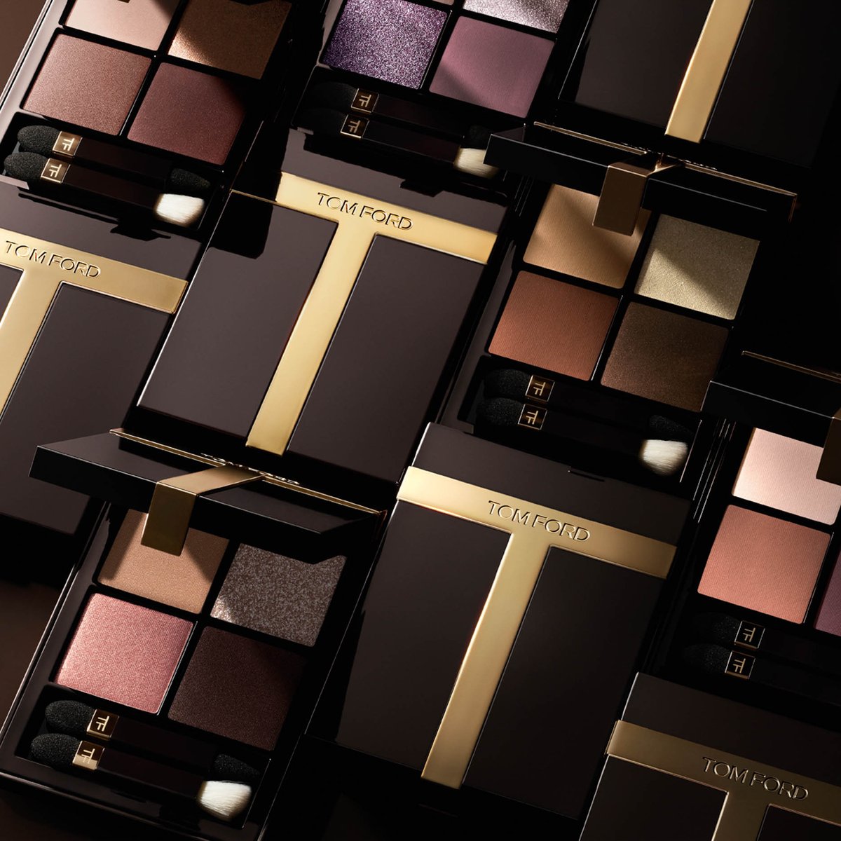 トム フォード ビューティ「アイ カラー クォード」が刷新 カラー配置