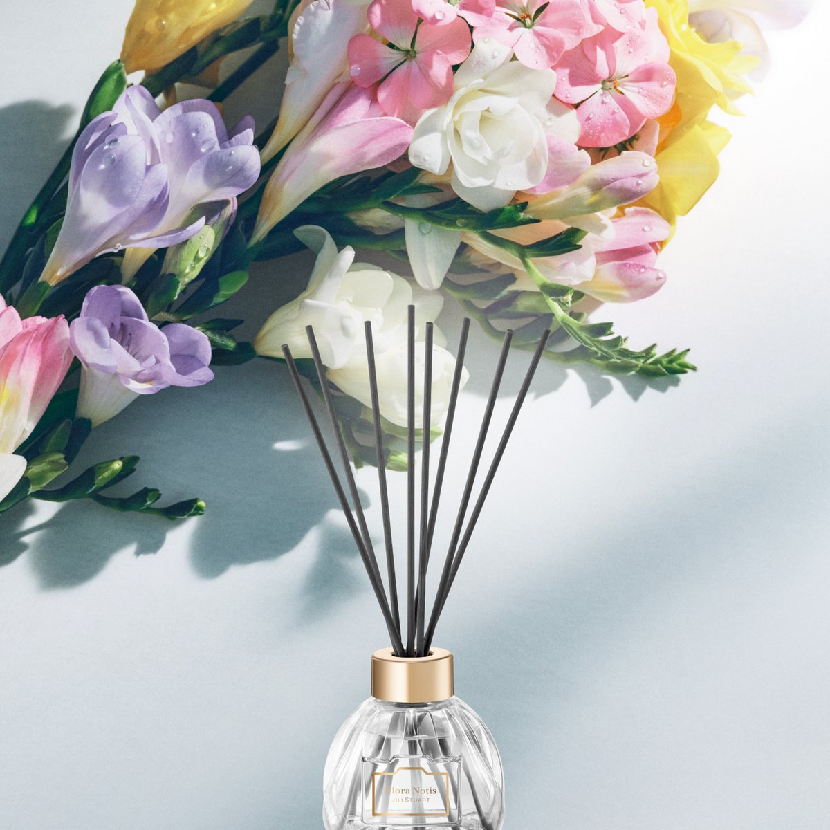 flora-notis-room-fragrance-