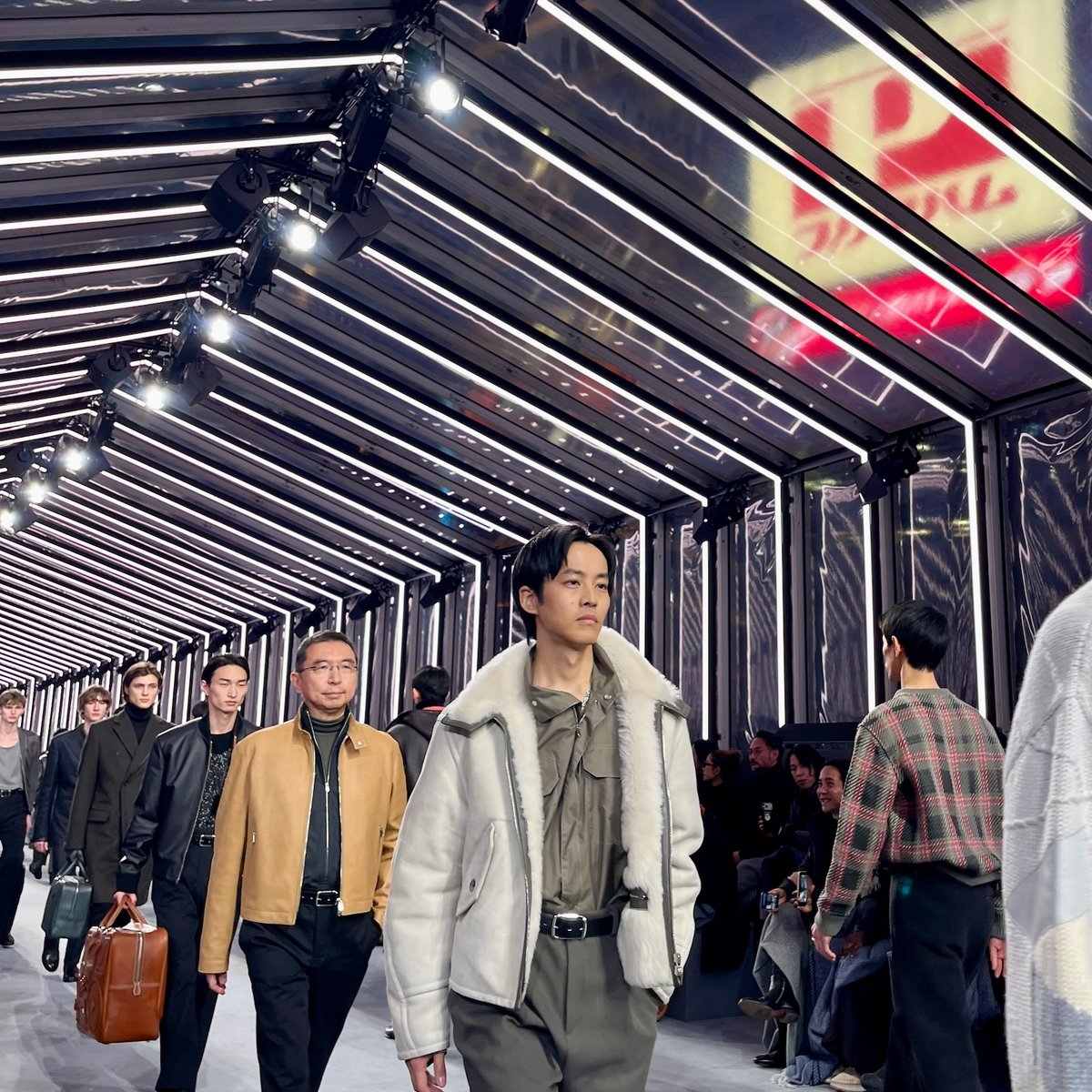 エルメスのメンズショーに松坂桃李など10人がゲスト出演 東京高速道路