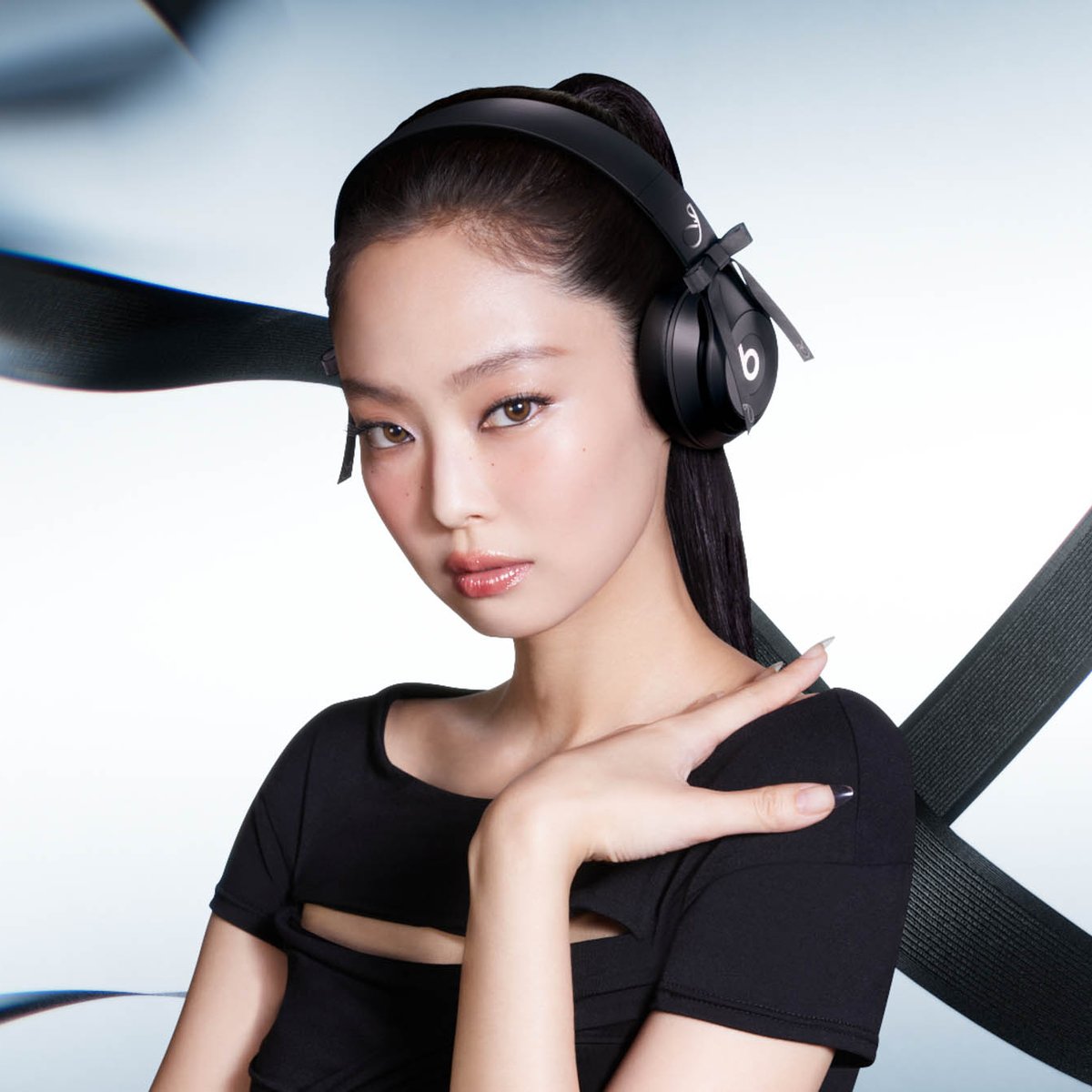 ビーツ × BLACKPINK ジェニー第2弾 モノトーンを基調にした「Beats