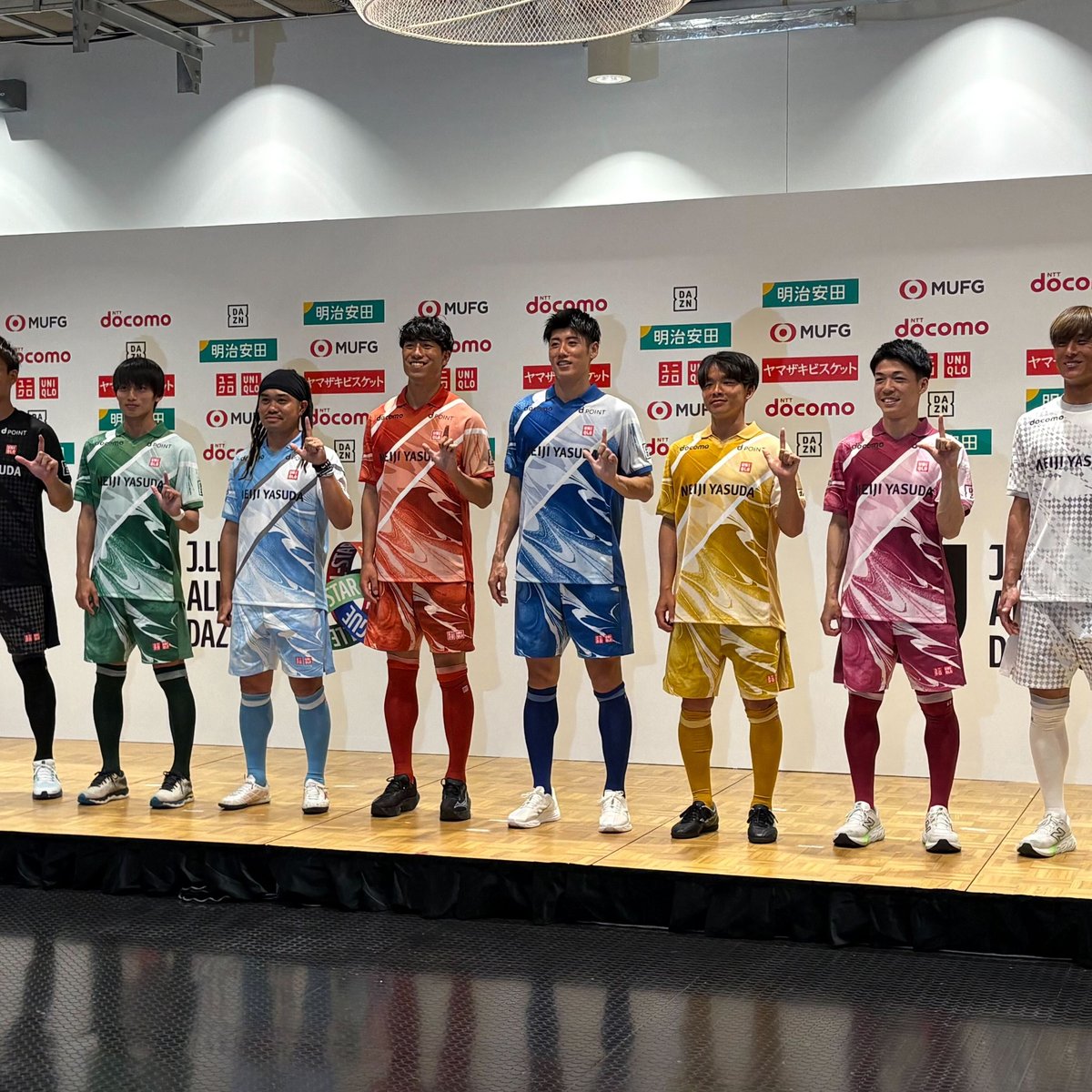 ユニクロがJリーグオールスターのユニフォームを製作 デザインは