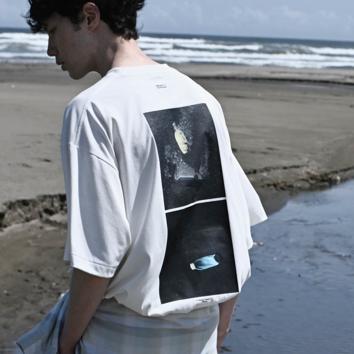 ナナミカが写真家 東松照明のフォトTシャツ発売 海洋汚染への問題意識