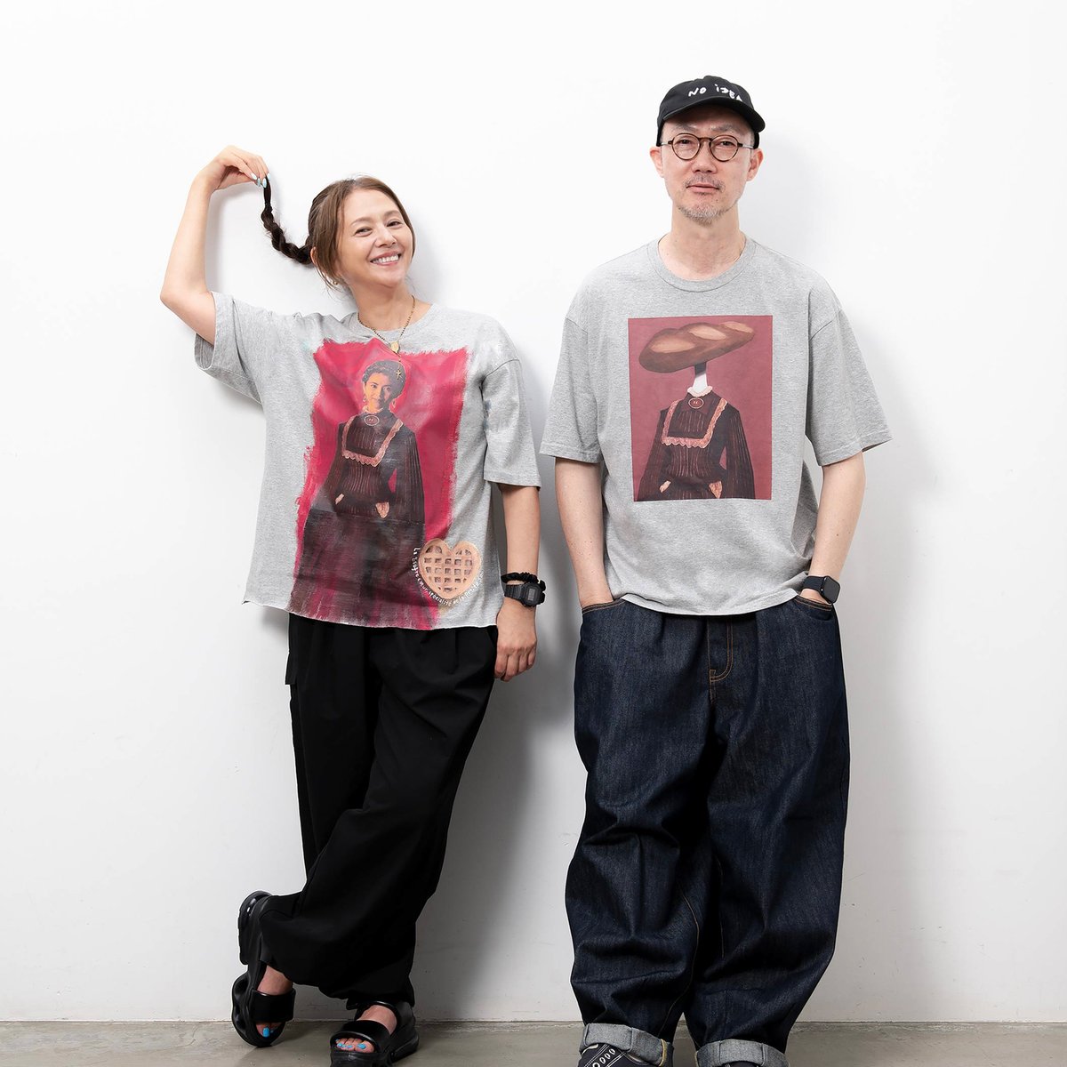 小泉今日子がツアー衣装の展覧会を開催 実際に着用したTシャツ全33点を