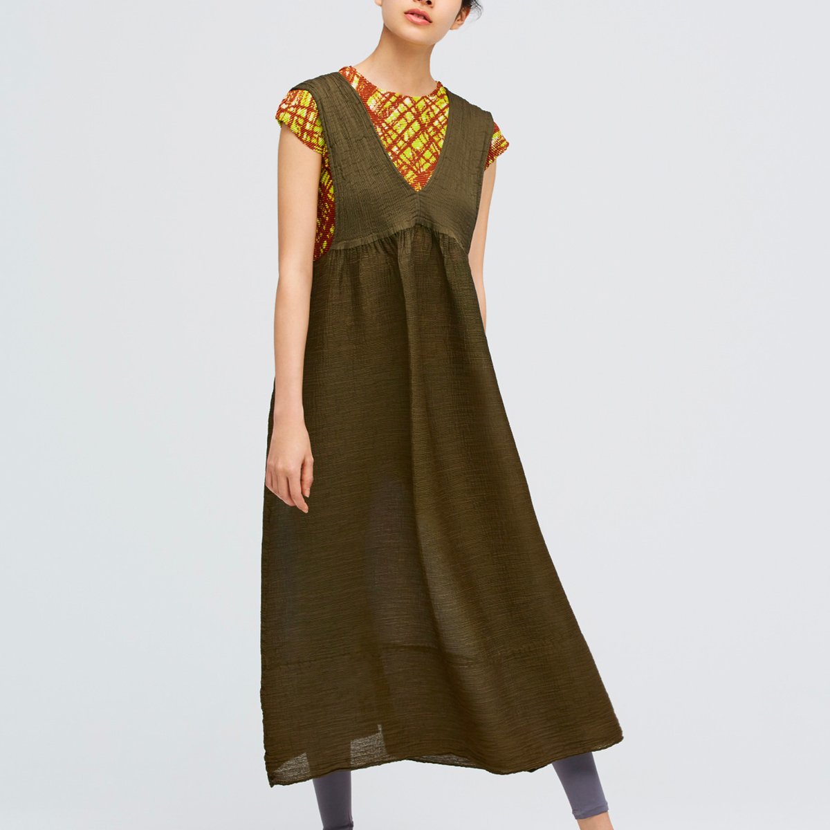 meISSEYMIYAKE-2018-19aw-top-