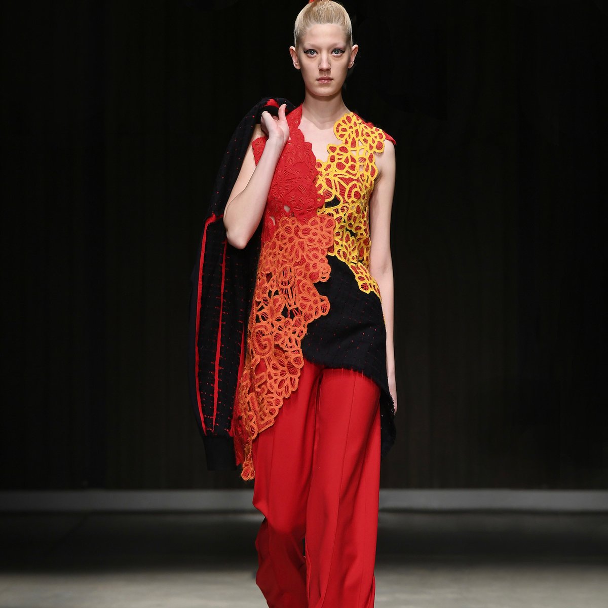 AngelChen-2019-20aw-top-001.jpg