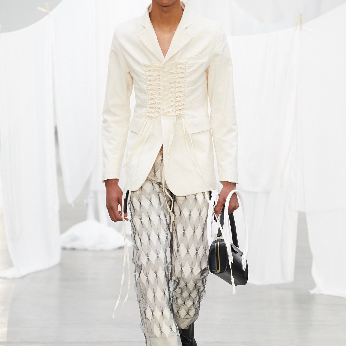 売れ筋商品お見逃しなく Stefan FASHIONSNAP - 画像22枚 | ロンドン | 2020年春夏 Cooke トップス