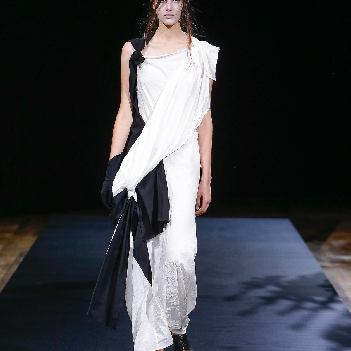 Yohji Yamamoto -Women's- 2021年春夏コレクション | パリ