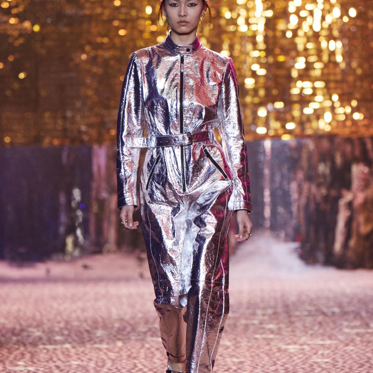 DIOR Fall 2021 Collection In Shanghai | 画像75枚 - FASHIONSNAP