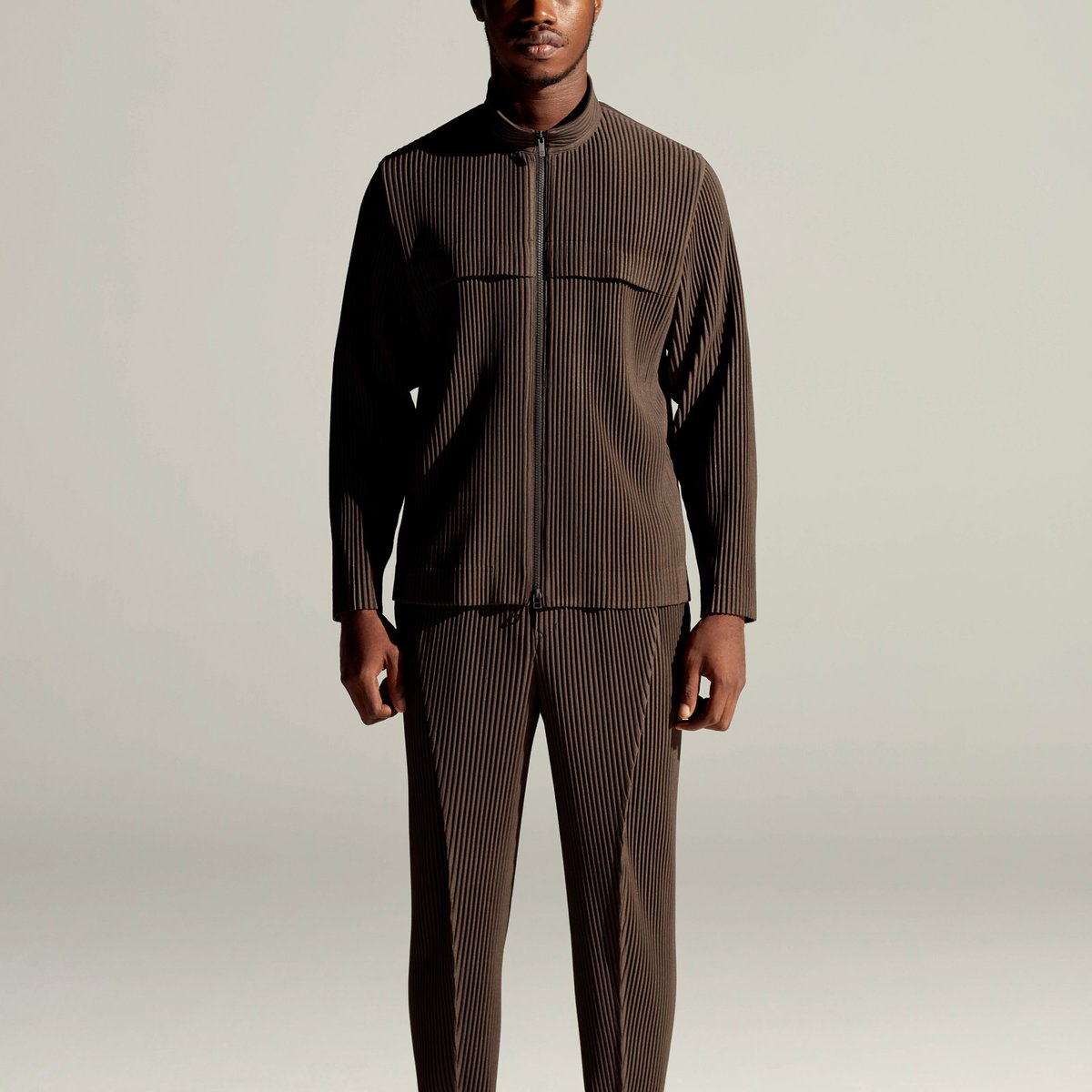 HOMME PLISSÉ ISSEY MIYAKE 2022年春夏コレクション | パリ | 画像30枚 - FASHIONSNAP