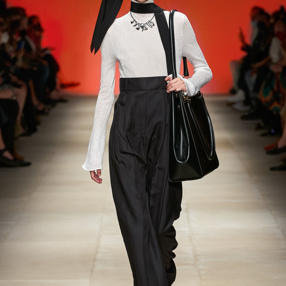 SalvatoreFerragamo-2022ss-top-