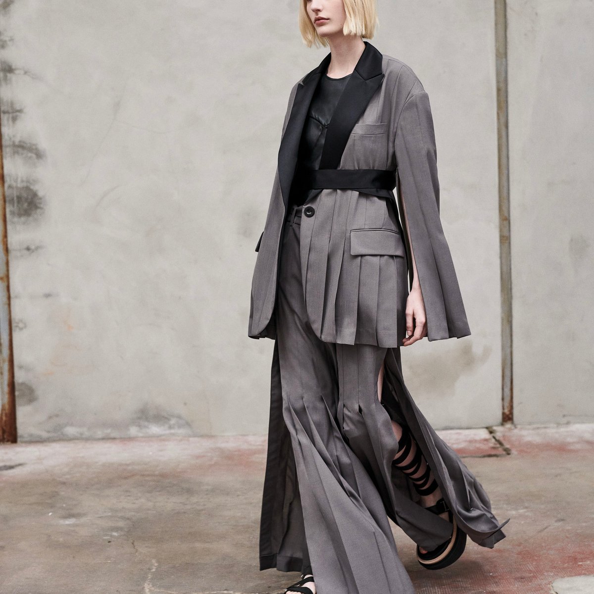 sacaiサカイ★Spiewakエディション グレー スコート sacai: Spiewakエディション グレー スコート | SSENSE 日本