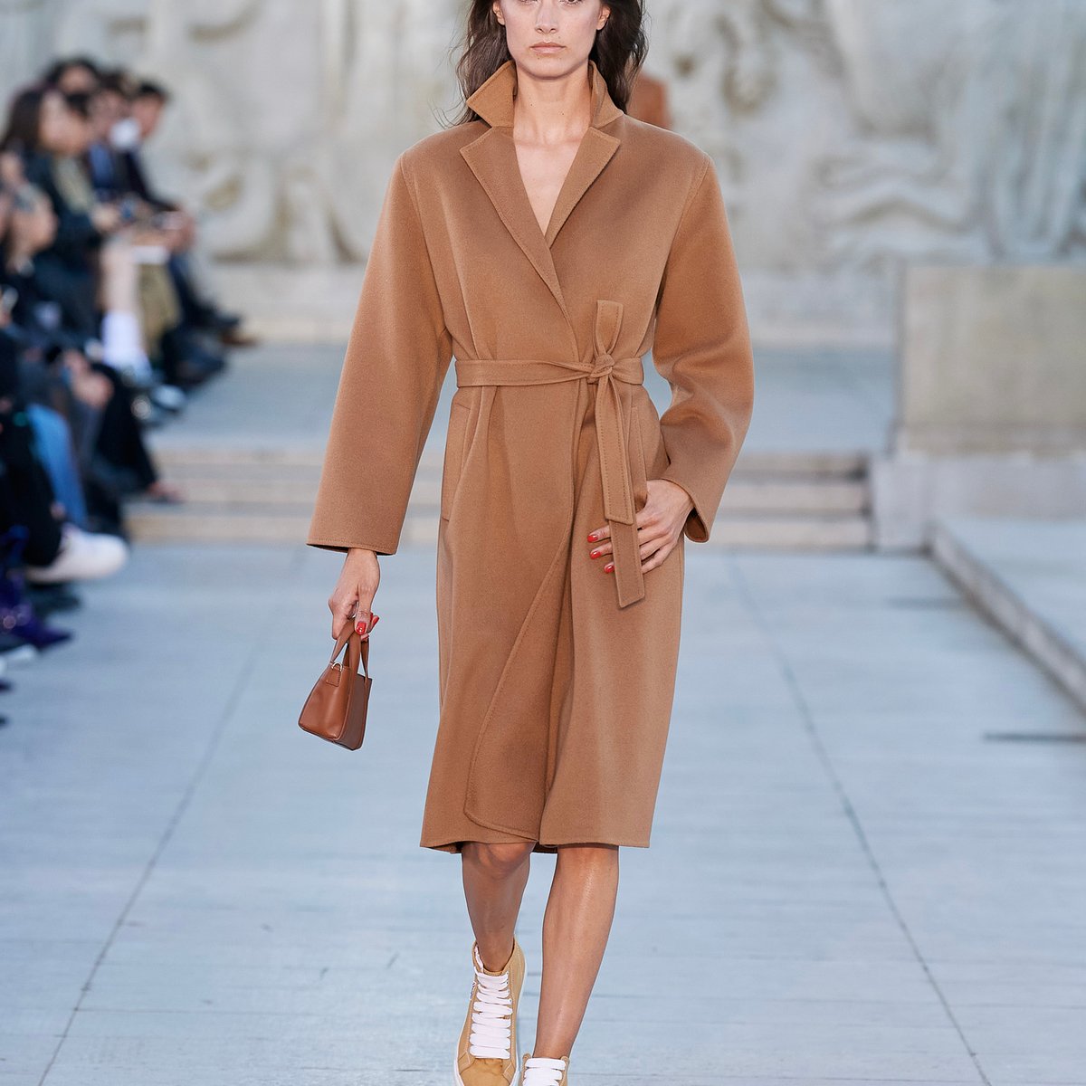 AKRIS-2023ss-top-001.jpg