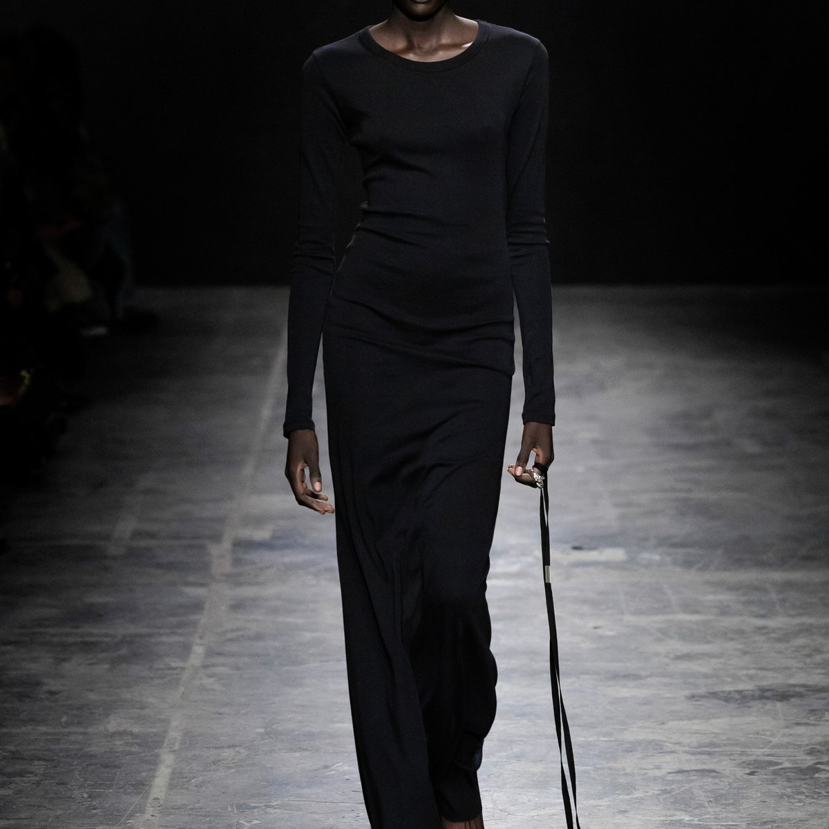ANN DEMEULEMEESTER 2023年春夏コレクション | パリ | 画像42枚