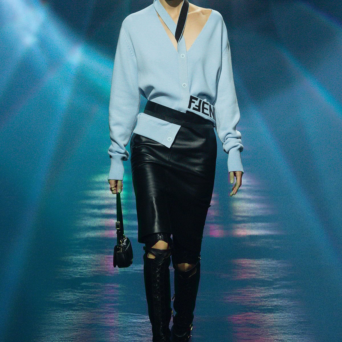 top_fendi_23aw_woman_00001.jpg
