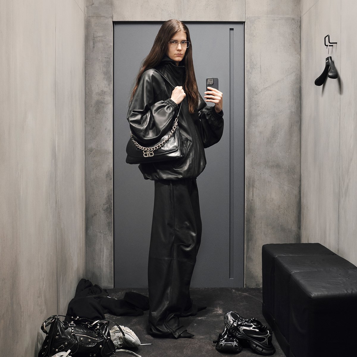 BALENCIAGA 2023 Fall Collection | 画像30枚 - FASHIONSNAP