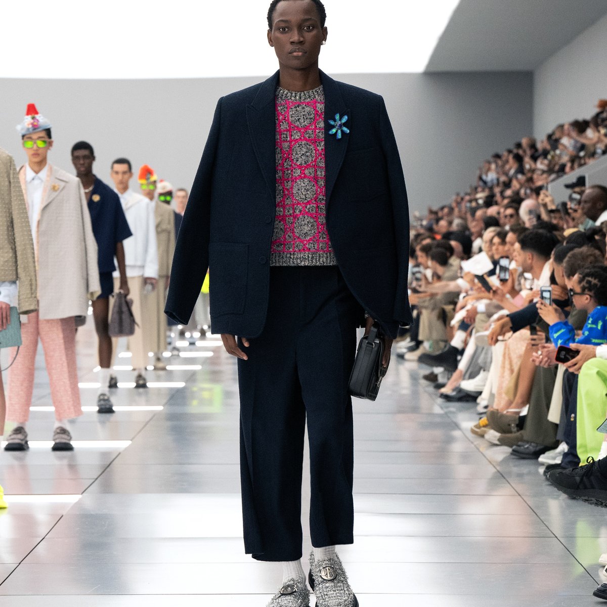 DIOR_2024s_00001_top.jpg