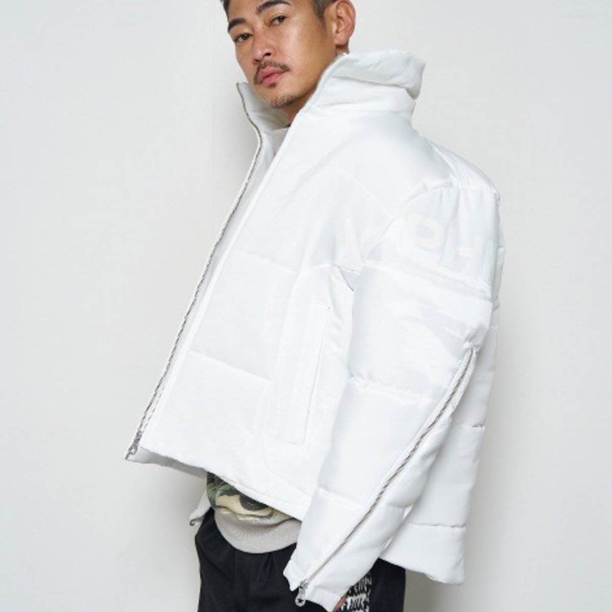PHENOMENON_23aw_top-001.jpg