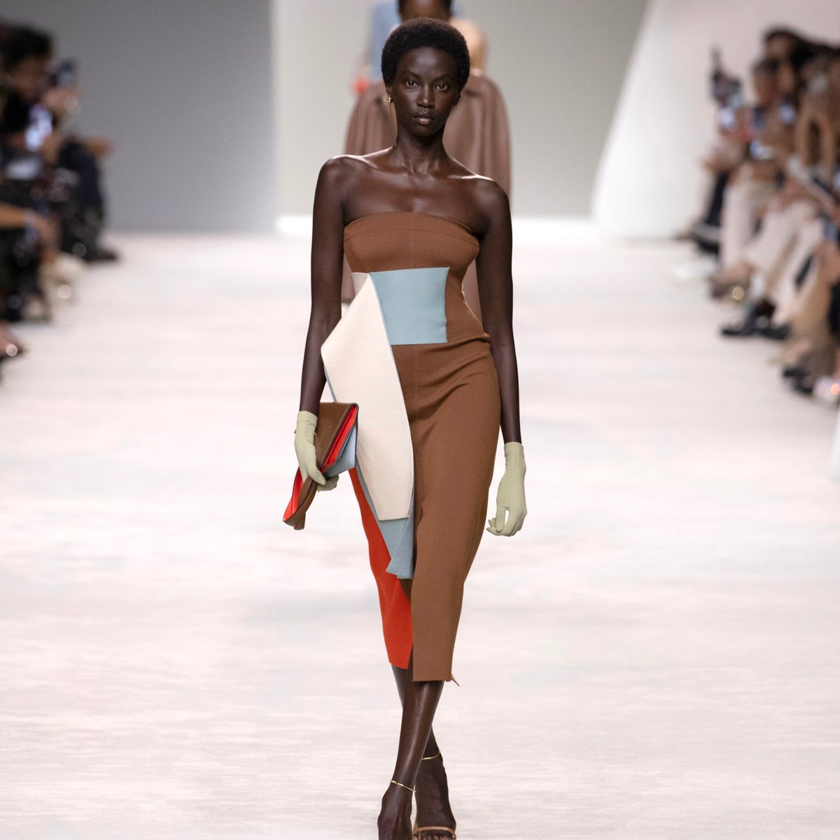 FENDI -Women's- 2024年春夏コレクション | ミラノ | 画像50枚 - FASHIONSNAP