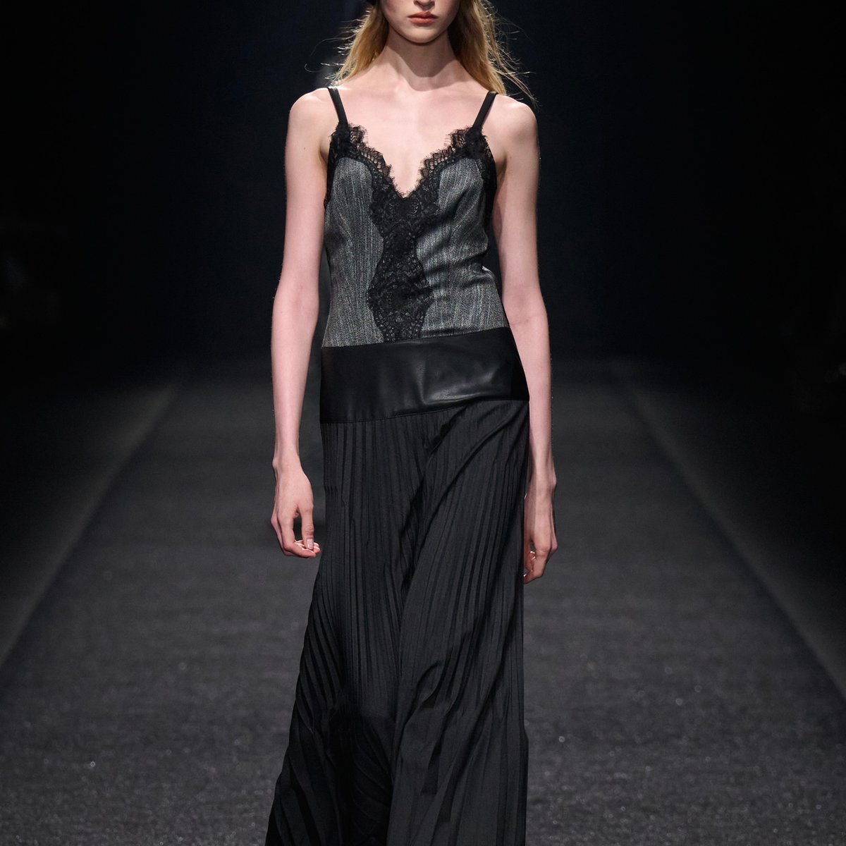 ファッションショー　ノーパン ALBERTA FERRETTI 2024年秋冬コレクション | ミラノ | 画像50枚 - FASHIONSNAP