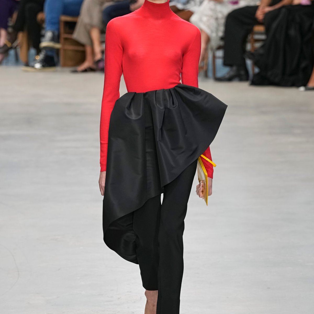Carolina Herrera キャロリーナへレラ レッドフラワー（長袖