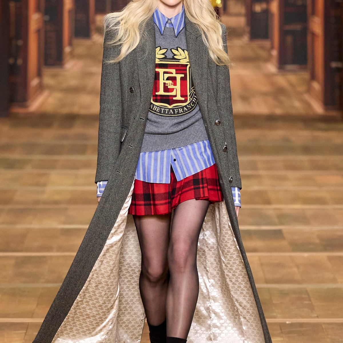 Elisabetta Franchi 2024年秋冬コレクション | ミラノ | 画像55枚 - FASHIONSNAP