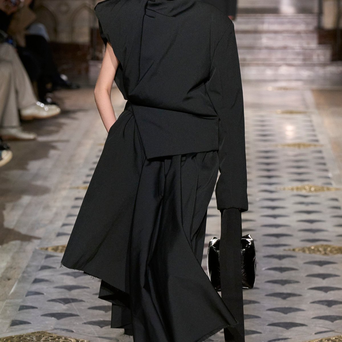 uma-wang_24aw_00001_top- 