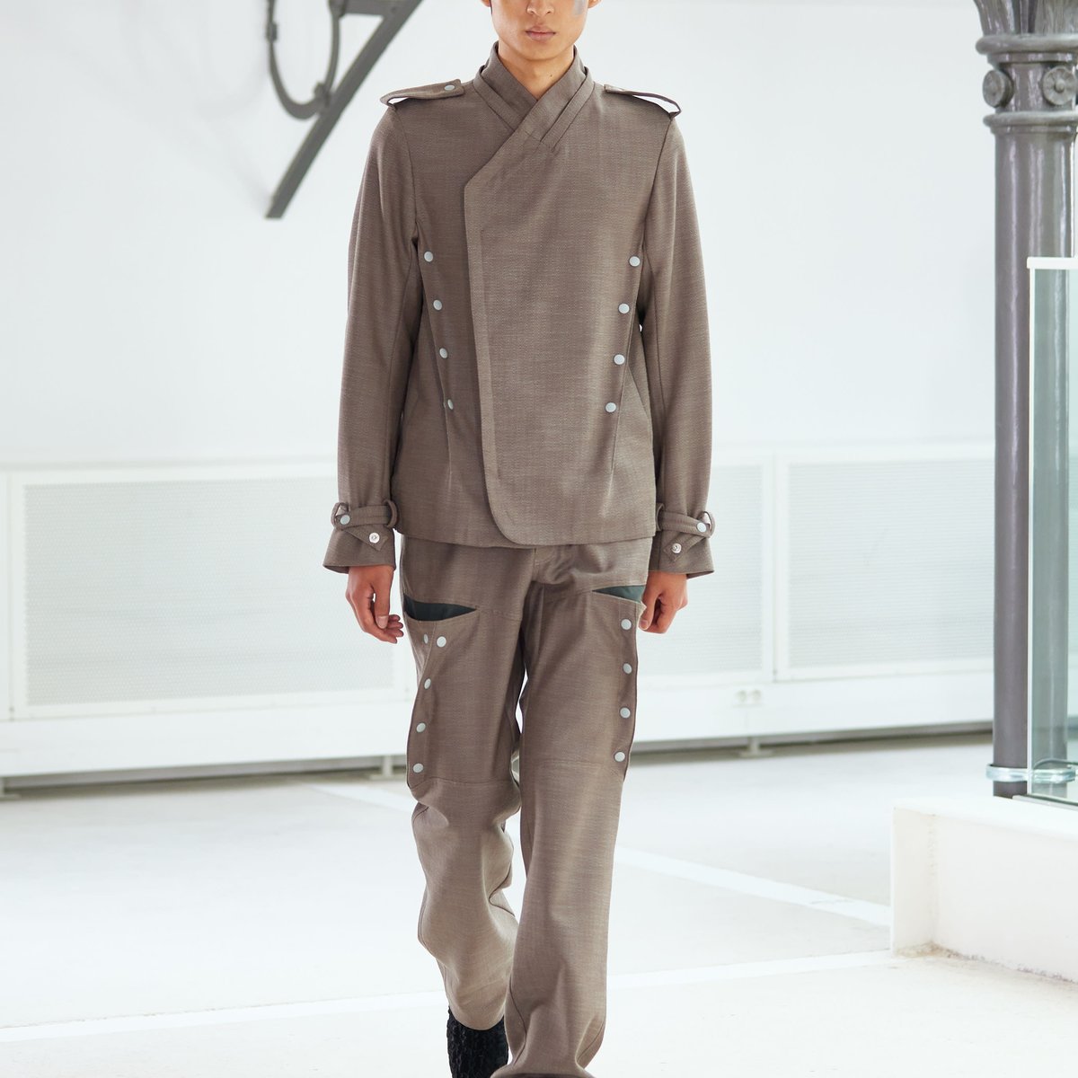 KIKO-KOSTADINOV_25ss00001_top- 