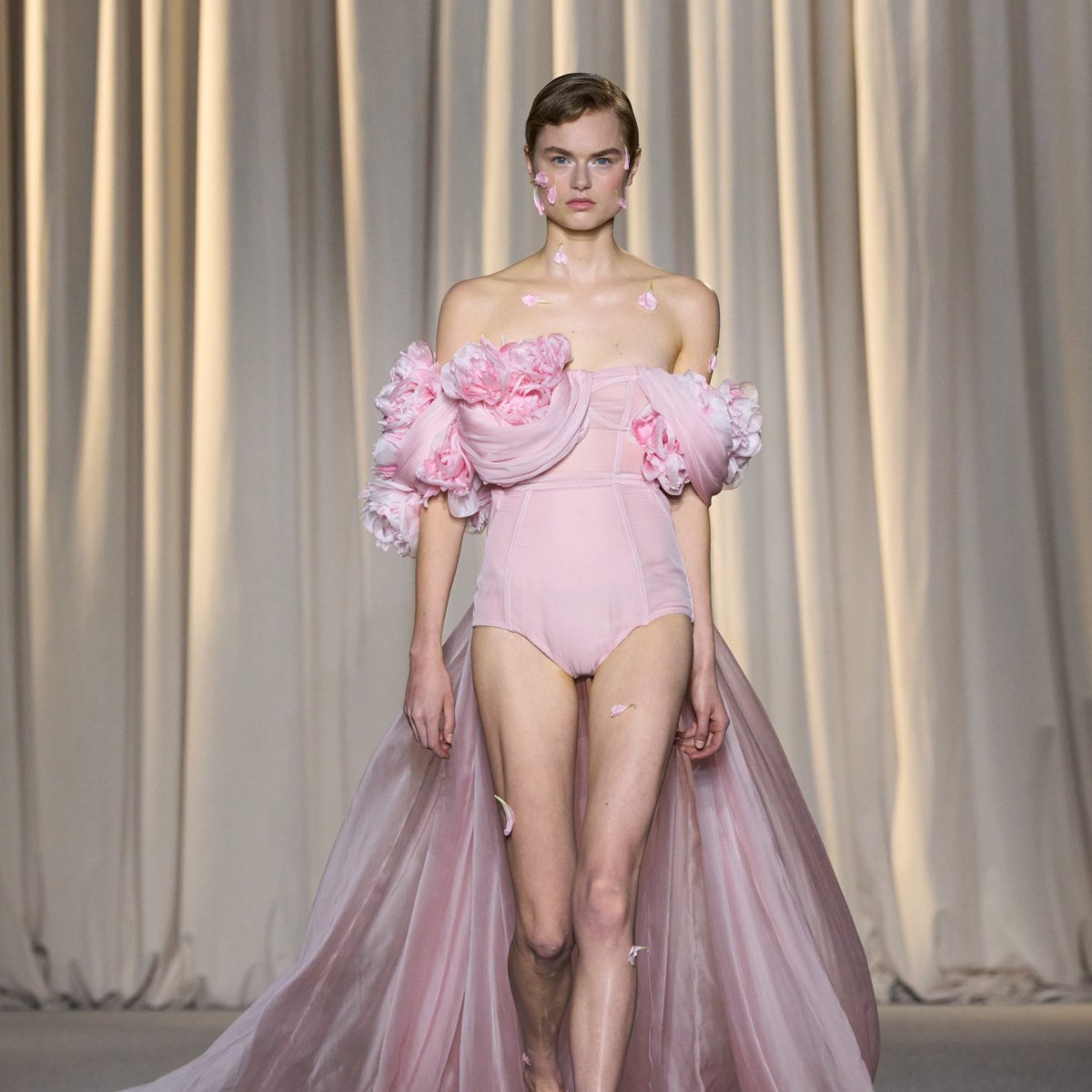 Giambattista Valli 2024年秋冬オートクチュールコレクション