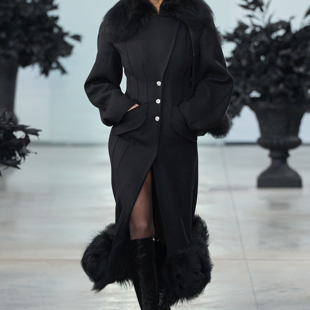 Blumarine ブルマリン ビーズ装飾 ブラック フレアドレス Blumarine_25aw00001-00b3a2fb-