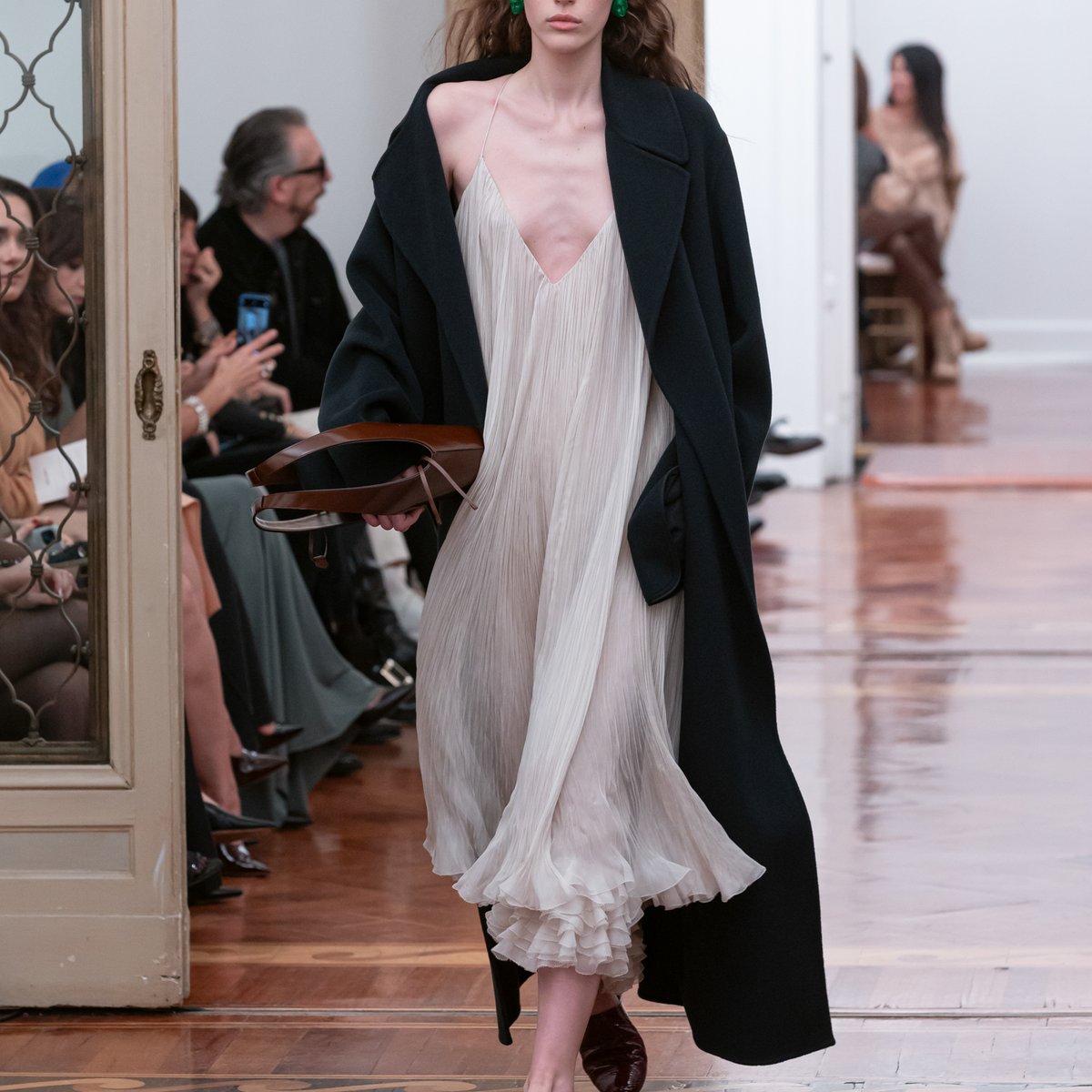 alberta-ferretti_25aw_00001-