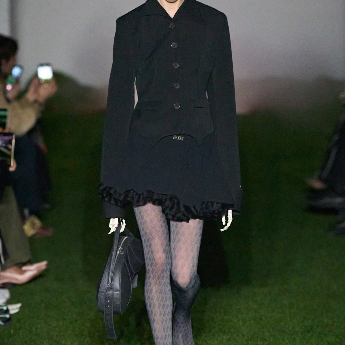 AVAVAV 2025年秋冬コレクション | ミラノ | 画像33枚 - FASHIONSNAP
