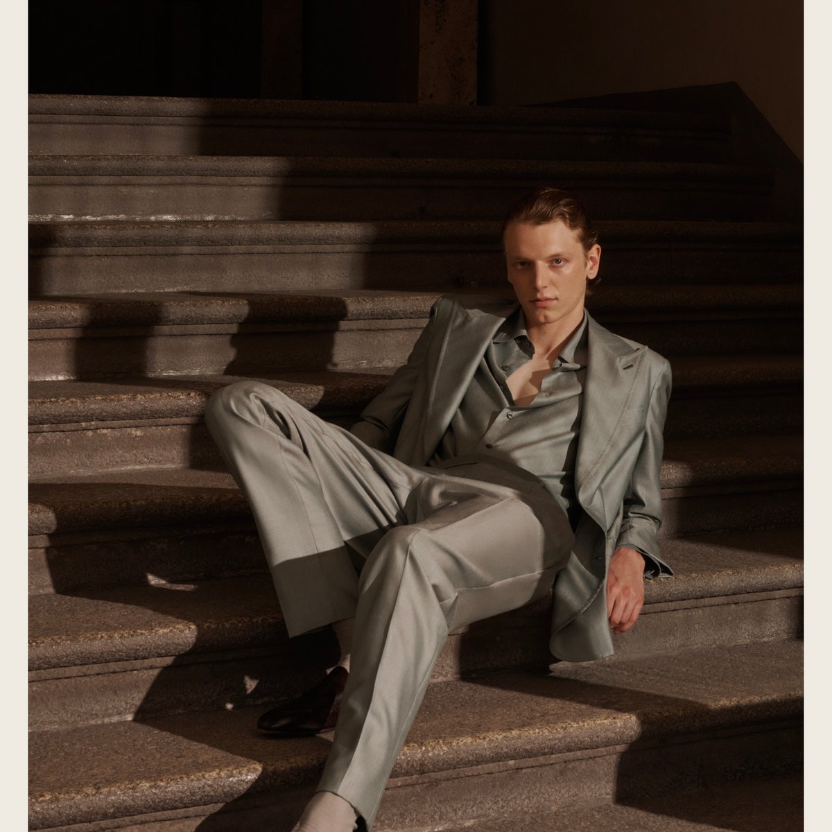 難有り Brioni ブリオーニ 春夏セットアップスーツ PALATINO 難有り Brioni ブリオーニ 春夏セットアップスーツ PALATINO