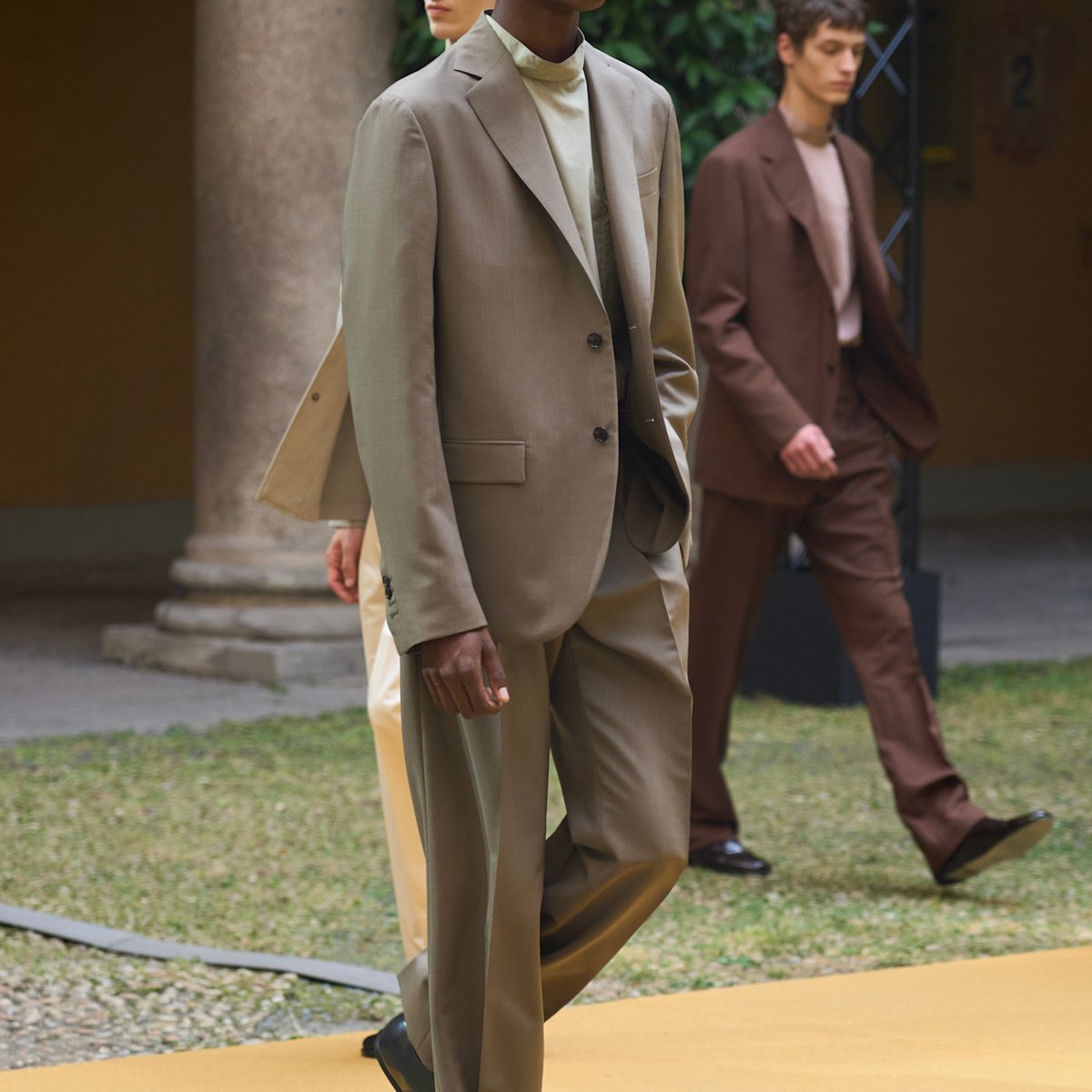 月末限定セール！  コルネリアーニCORNELIANI ブラウン46 秋冬 Corneliani -Men's- 2026年春夏コレクション | ミラノ | 画像10