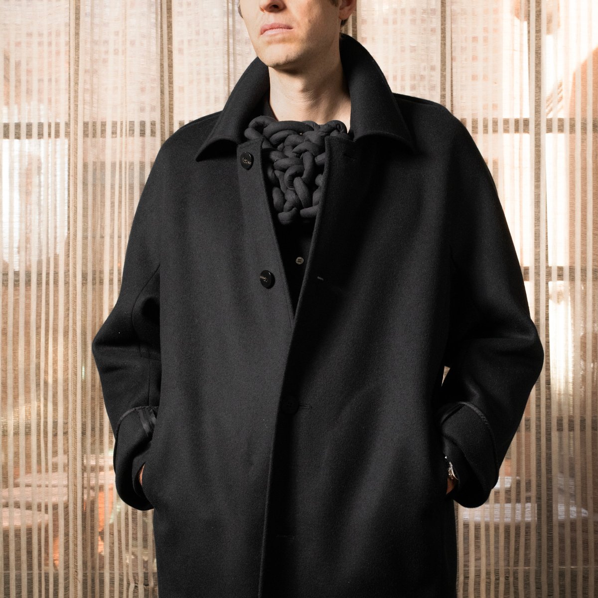 新品未使用品OVERCOAT 2025SS ブラックウールジャケットＭ１サイズ OVERCOAT 2025年秋冬コレクション | 画像25枚 - FASHIONSNAP