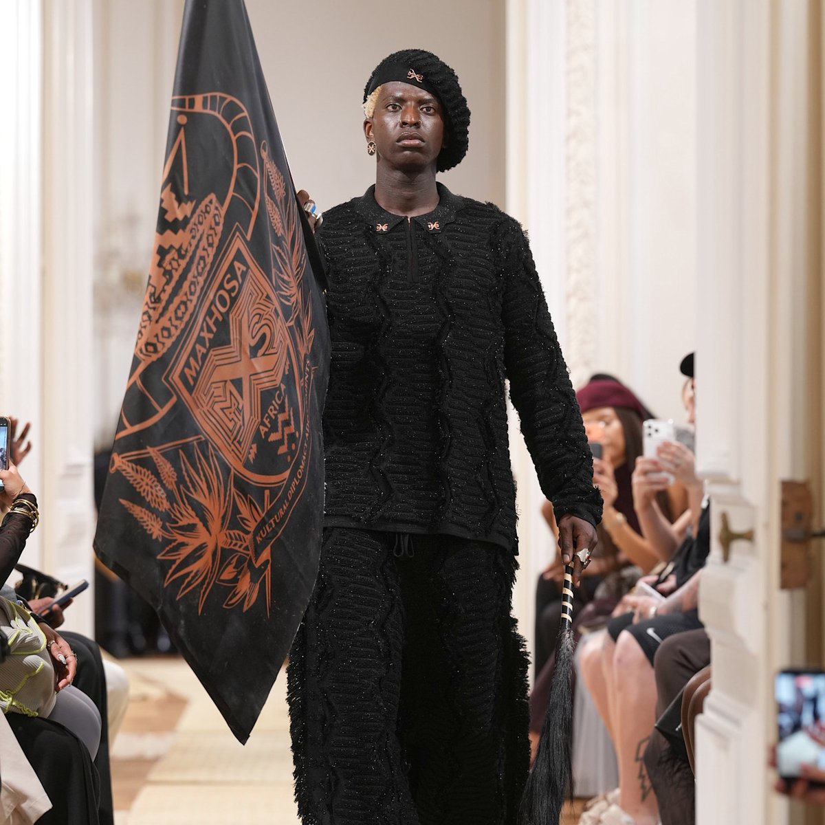 MAXHOSA AFRICA 2027年春夏コレクション | パリ | 画像50枚 - FASHIONSNAP