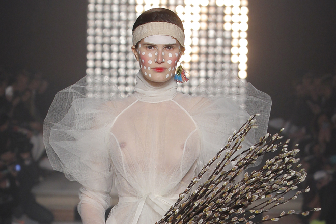 vivienne_201415aw-20140301_top.jpg