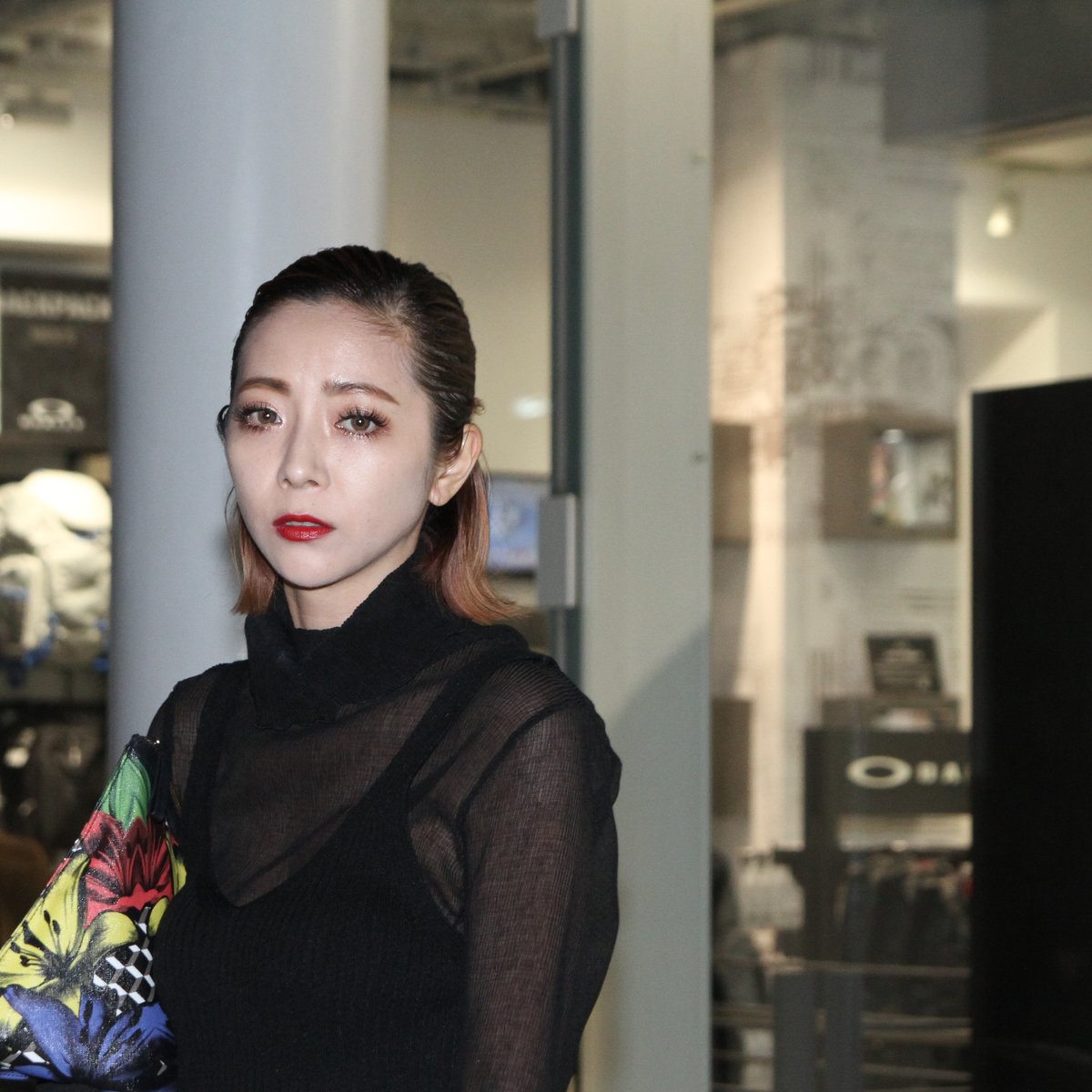 【新品札付き】OMMO荻原桃子　ノースリーブミドルMA1 黒 荻原桃子の新ブランド「OMMO」がデビュー、大自然と都会を
