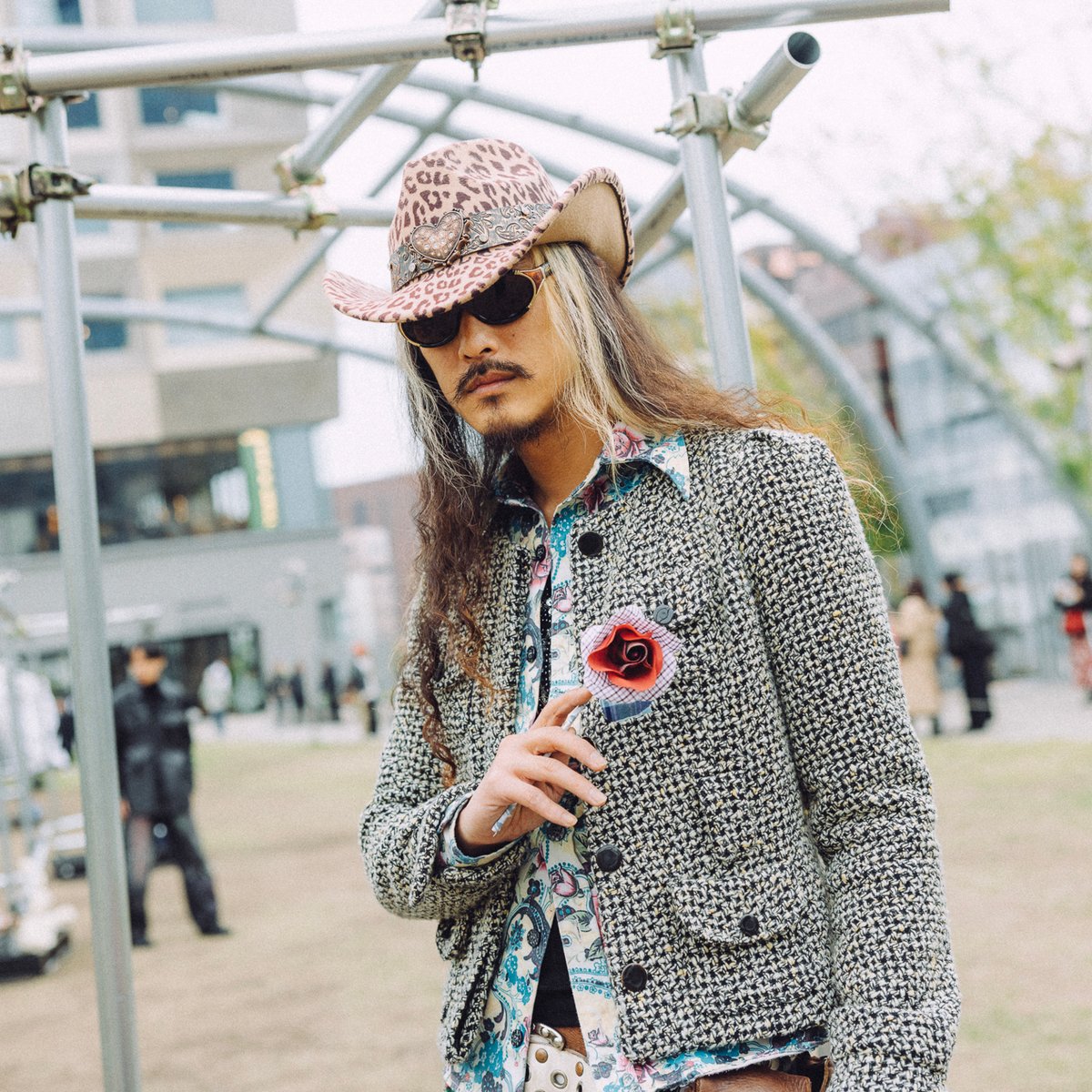 Street Style - 東京 - 地蔵さん - 2025年11月04日撮影 - FASHIONSNAP
