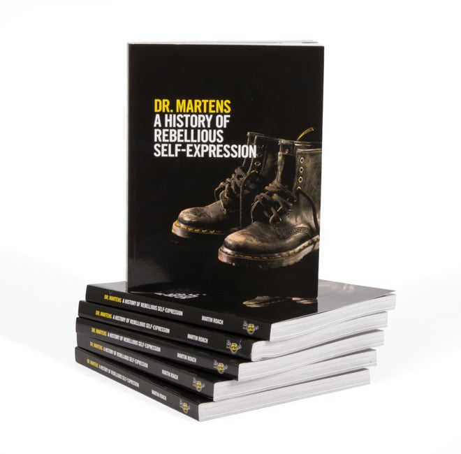 DR. MARTENS ヒストリーブック ドクターマーチンのヒストリーブック発売 ブラーやベビメタら登場