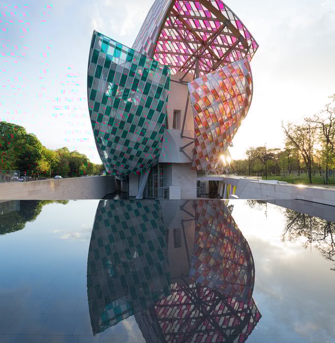 LOUIS VUITTON - フォンダシオン ルイ・ヴィトン アートブック　写真集 仏ルイ・ヴィトンのアート施設、13色の