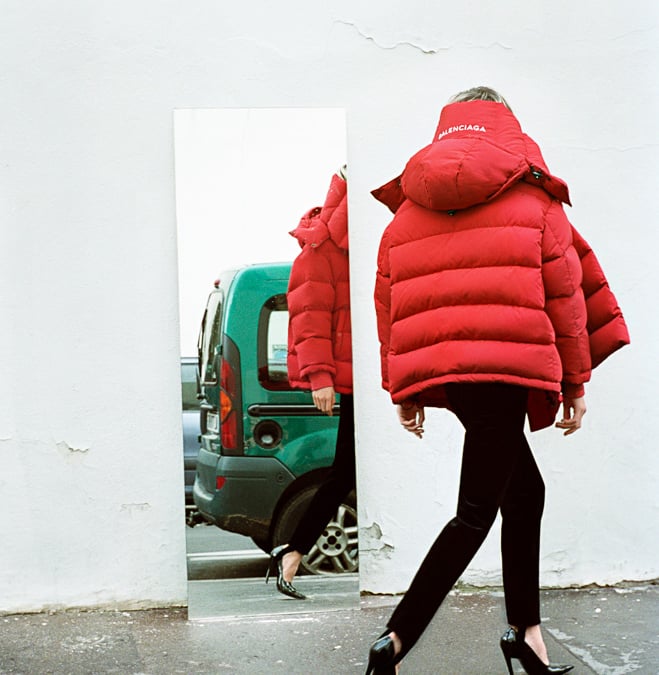 新生「バレンシアガ」デムナ・ヴァザリアが手がけた初のヴィジュアル公開