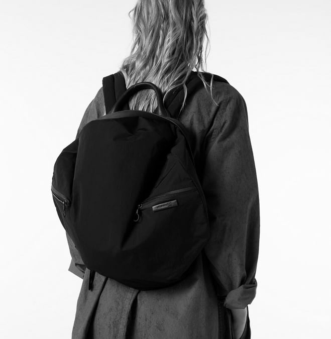 ヨウジヤマモト「Y's」×パリ発「コート エ シエル」コラボバックパック登場