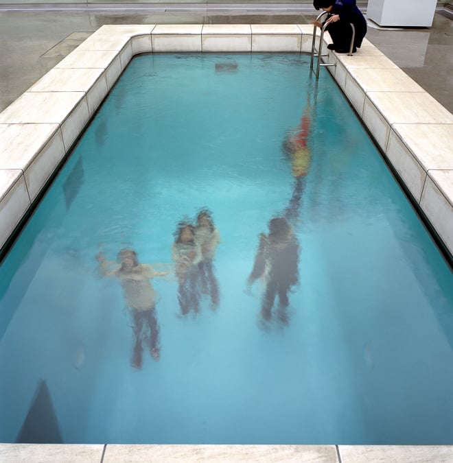 スイミング・プール」のレアンドロ・エルリッヒ、都内初の大規模個展を