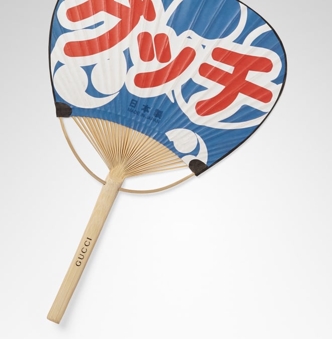 世界を買える 海外ブランド グッチ」のカタカナうちわが話題 小物