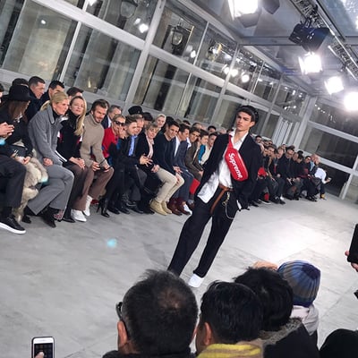 17AW シュプリーム ルイヴィトンコラボ限定激レアサングラス付属品完備早い者勝 ルイ・ヴィトン×シュプリーム 】City Mask SPはコラボ戦略で成功