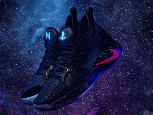 ナイキ、「プレイステーション」とコラボした光るバスケットシューズ発売へ