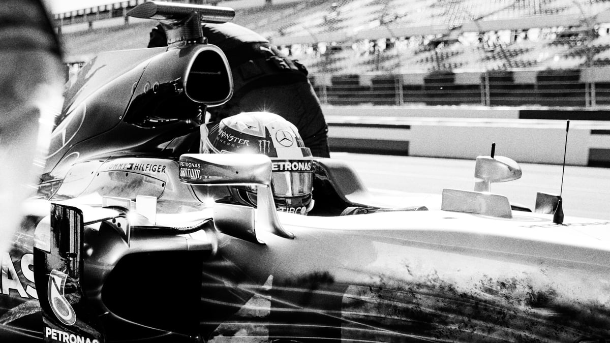 トミー ヒルフィガー、F1チーム「メルセデスAMG」とパートナーシップ締結