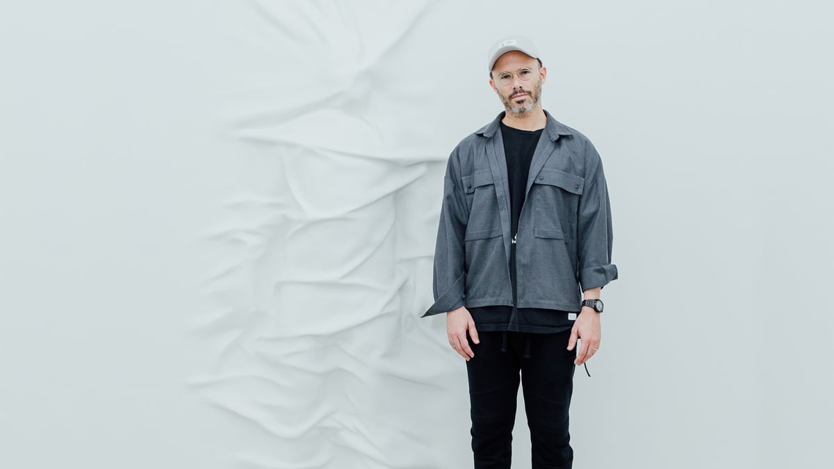ダニエル・アーシャム Daniel Arsham 色覚異常の現代アーティスト ダニエル・アーシャムを紐解く20の質問
